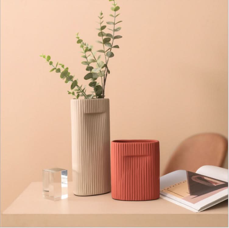 Line Sculpture Vase ornament - Loeske