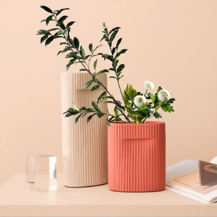 Line Sculpture Vase ornament - Loeske