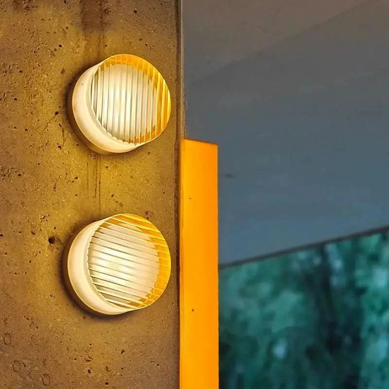 Nordic Simple Acrylic Wall Light - Loeske